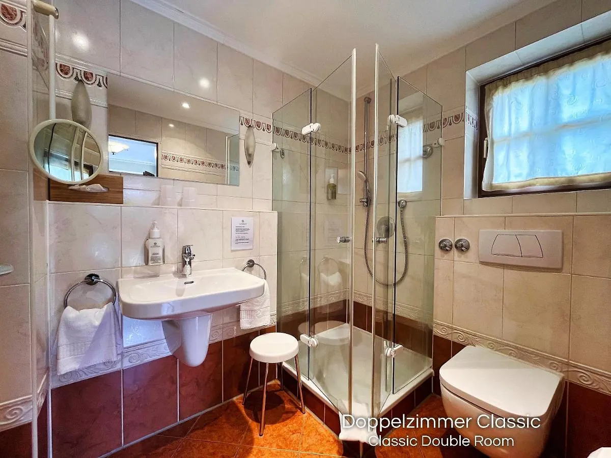 Landhotel Guglhupf Schwangau 2*,