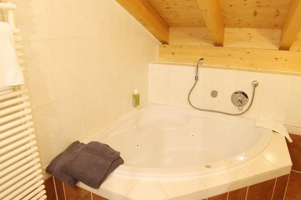 Landhotel Guglhupf Schwangau 2*,  Alemania